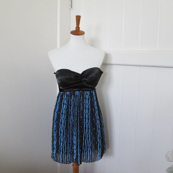 Rampage | Strapless Mini Dress with Silver Woven Sparkles - Picture 4 of 4